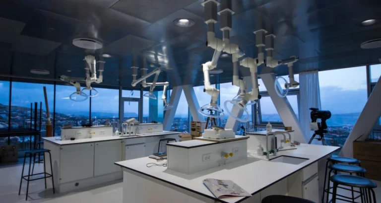 Collabtec|Cleanroom Design for Pharma: Why Consultants Are Critical for GMP Compliance